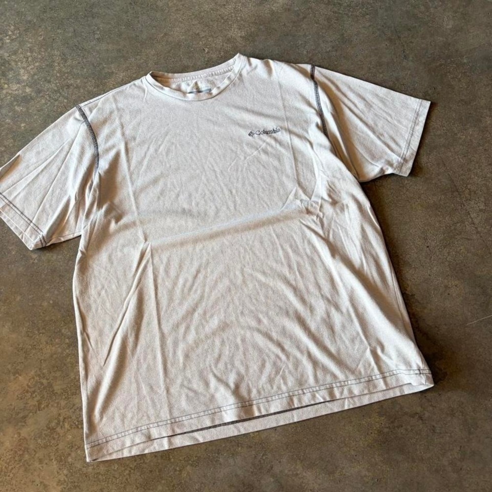 2000s‎ columbia hiking stitched tee - Picture 2 of 4